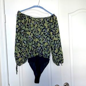 Free People Green Navy Paisley off the shoulder balloon sleeve top